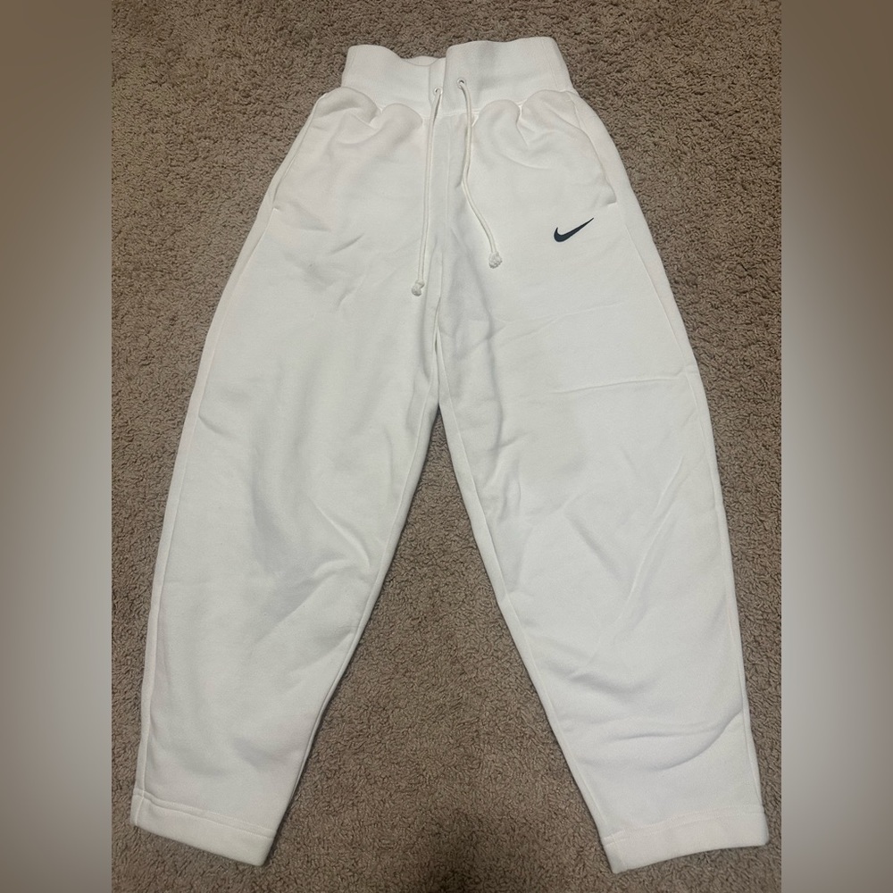 Nike women’s high waisted white sweatpants